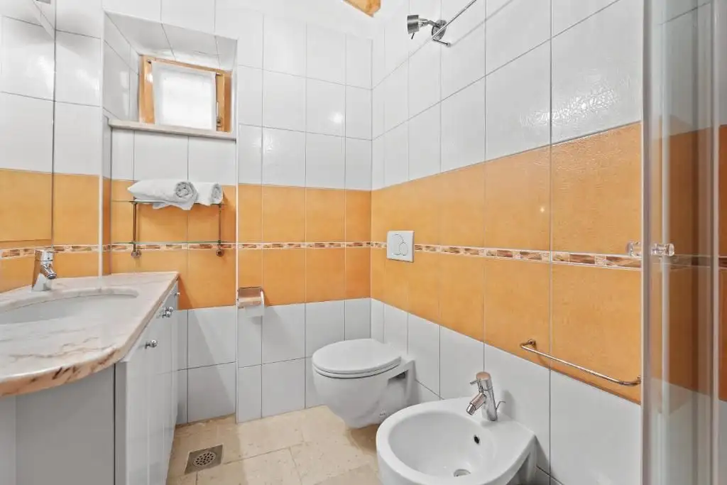 Villa 210m² in Croatia, Kanfanar. Priced at 520000€ rent photo-11