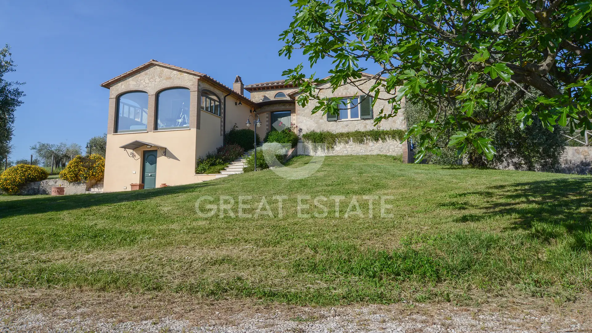 House 270m² in Italy, Terney. Priced at 455000€ rent photo-6