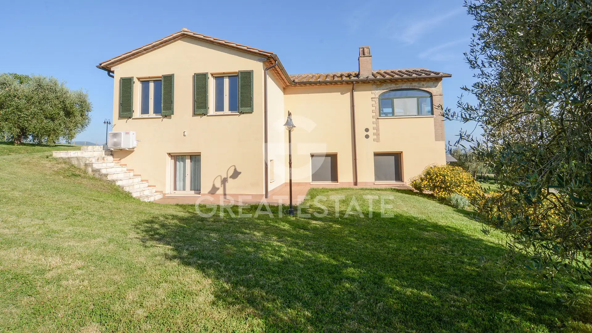 House 270m² in Italy, Terney. Priced at 455000€ rent photo-7
