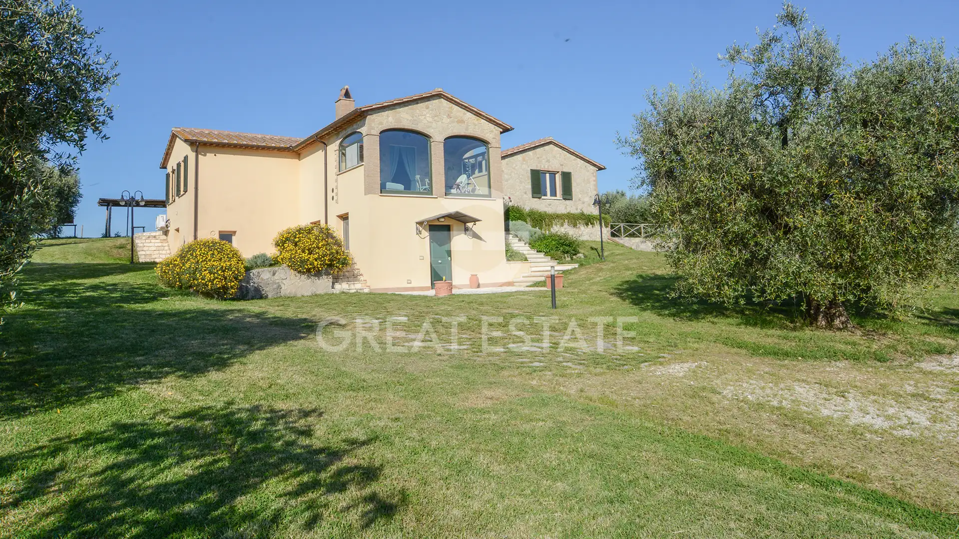 House 270m² in Italy, Terney. Priced at 455000€ rent photo-8