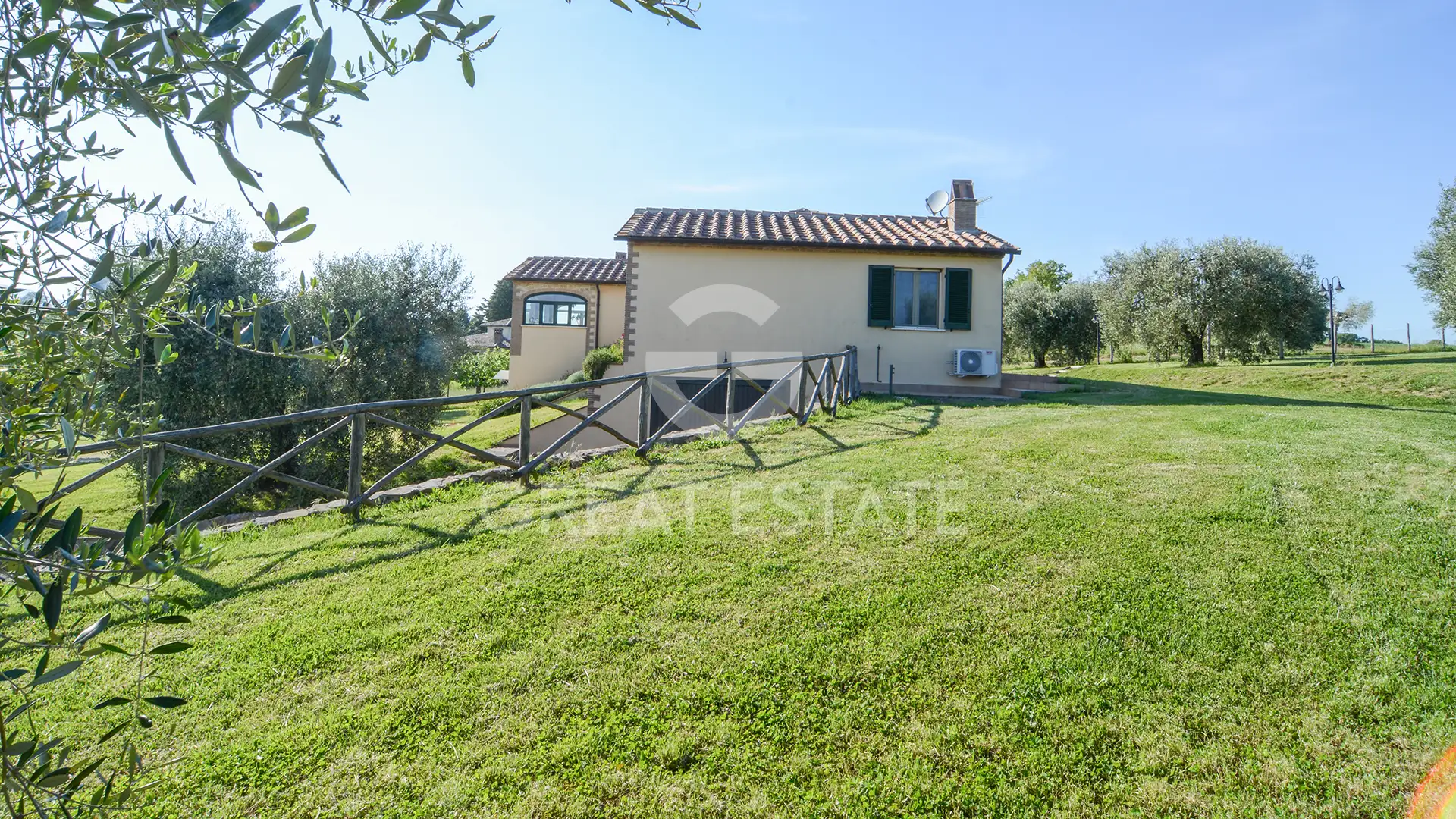 House 270m² in Italy, Terney. Priced at 455000€ rent photo-9