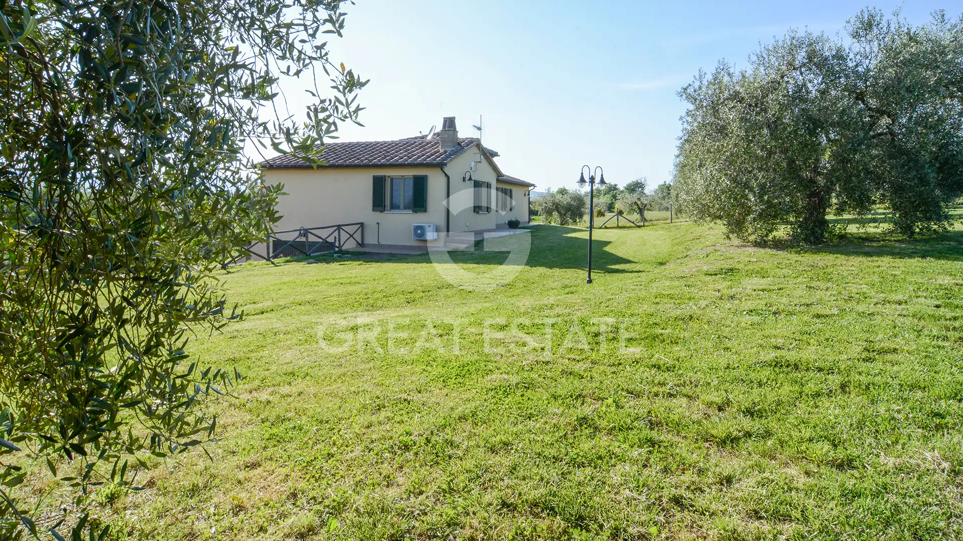 House 270m² in Italy, Terney. Priced at 455000€ rent photo-11