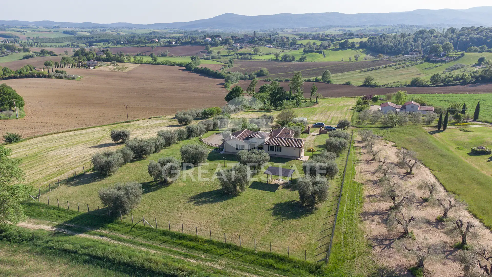 House 270m² in Italy, Terney. Priced at 455000€ rent photo-15