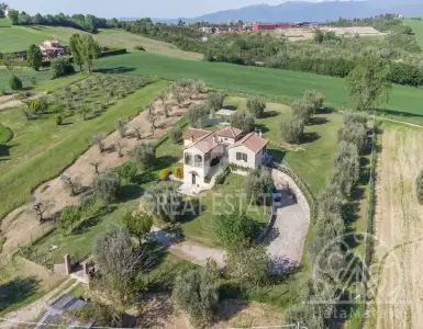 Buy in Italy for 455000€