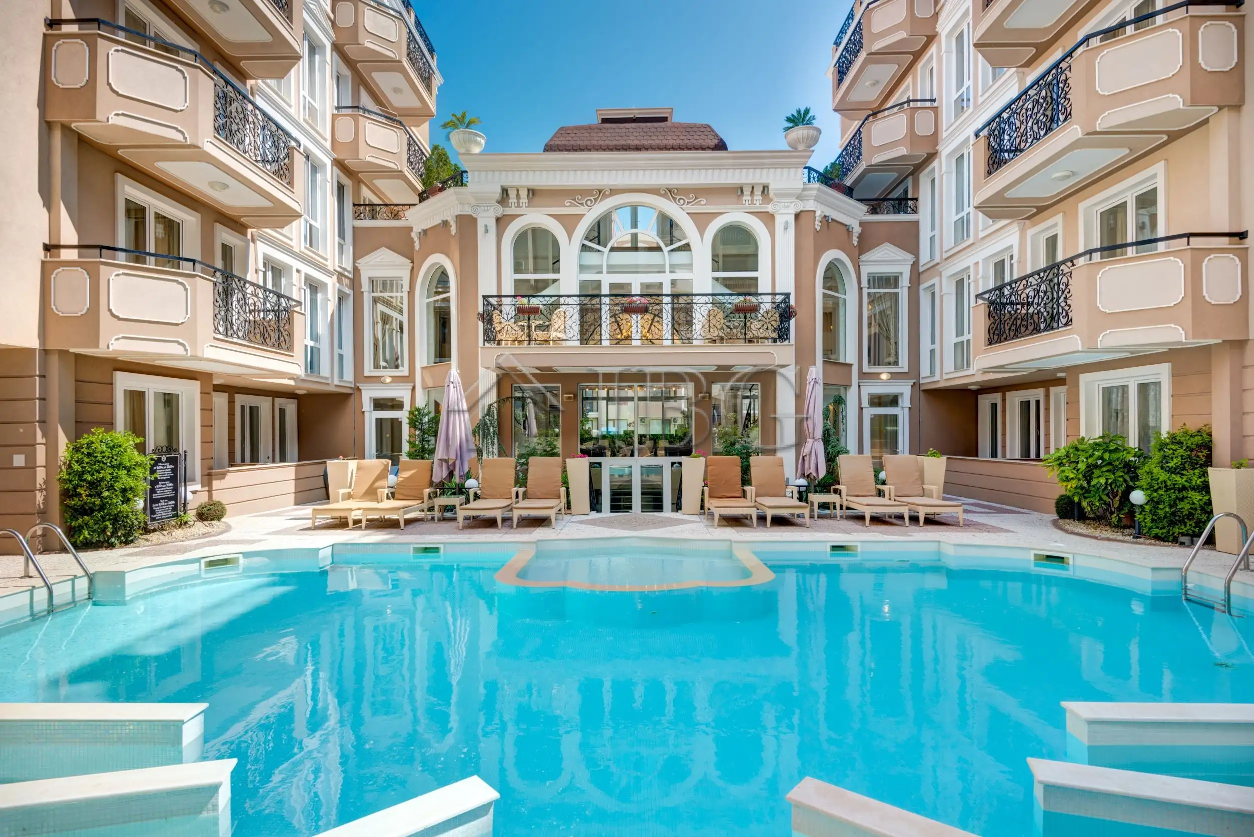 Flat 37m² in Bulgaria, Sunny Beach. Priced at 52000€ rent photo-1