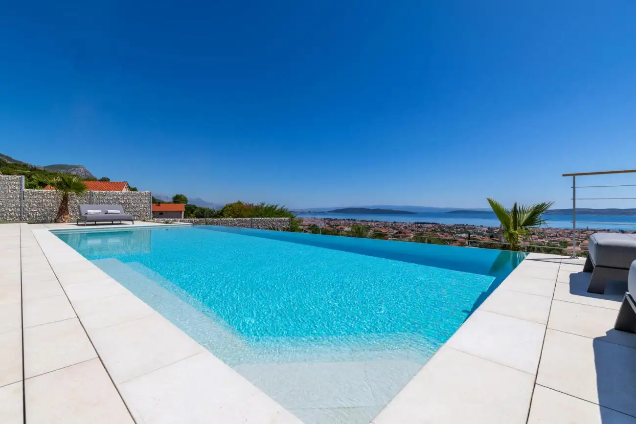 Villa 330m² in Croatia, Split. Priced at 2480000€ rent photo-2
