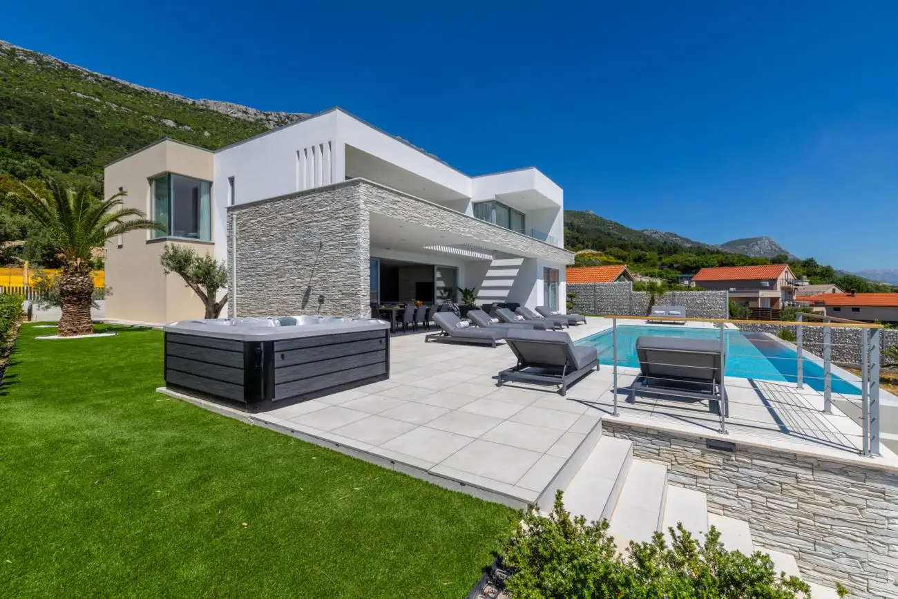 Villa 330m² in Croatia, Split. Priced at 2480000€ rent photo-4