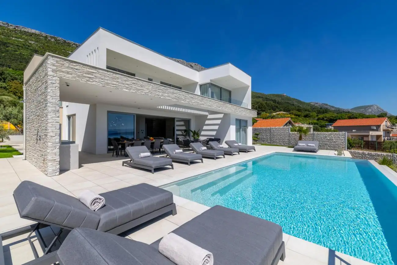 Villa 330m² in Croatia, Split. Priced at 2480000€ rent photo-11