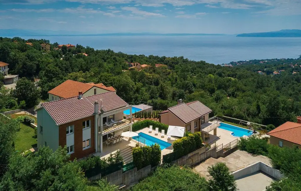 Villa 275m² in Croatia, Poljane. Priced at 960000€ rent photo-4