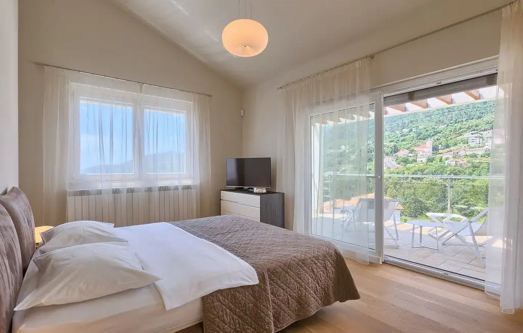 Villa 275m² in Croatia, Poljane. Priced at 960000€ rent photo-19