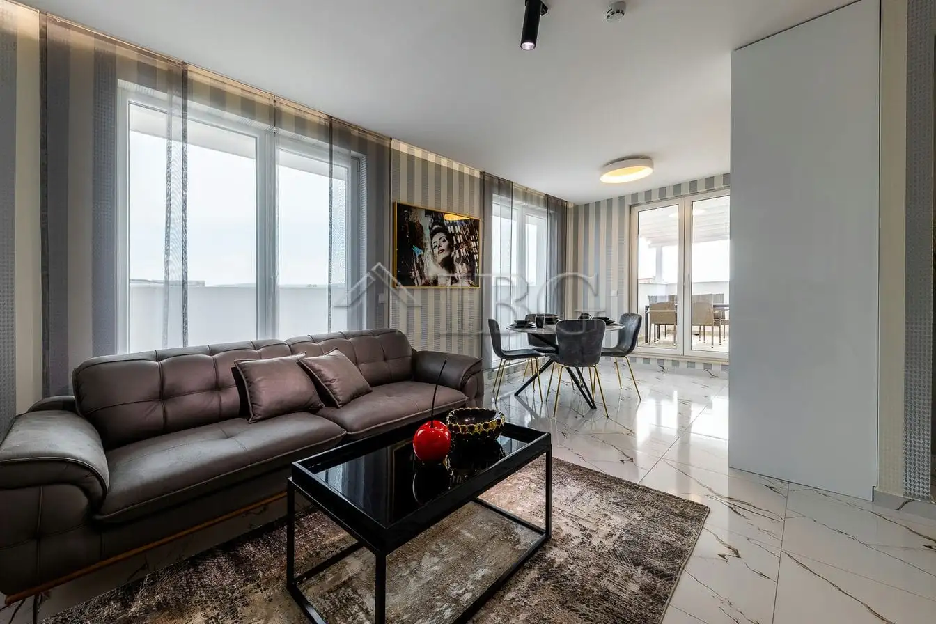 Flat 102m² in Bulgaria, Sunny Beach. Priced at 165000€ rent photo-1