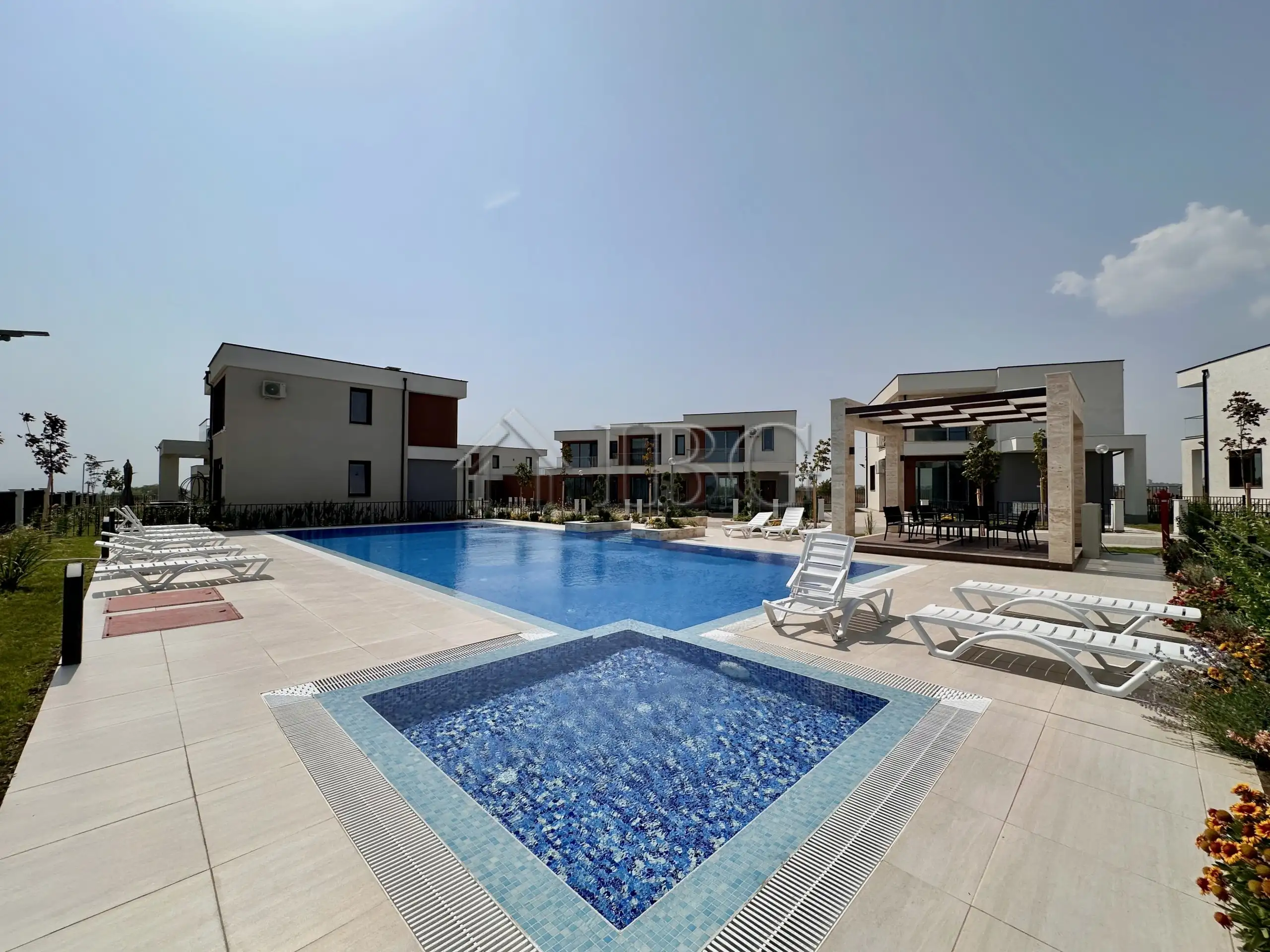 House 142m² in Bulgaria, Pomorie. Priced at 259900€ rent photo-3