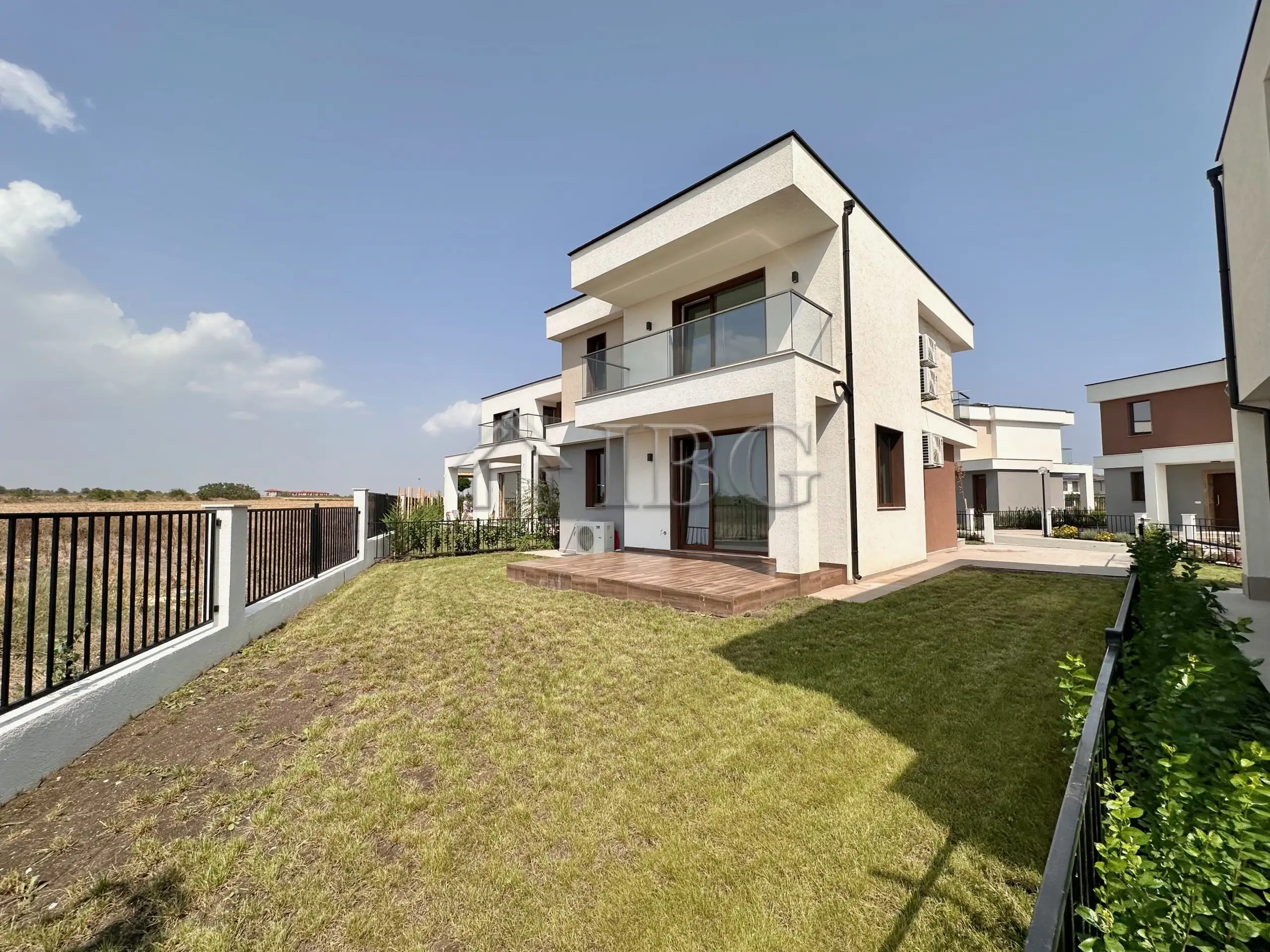 House 142m² in Bulgaria, Pomorie. Priced at 259900€ rent photo-8