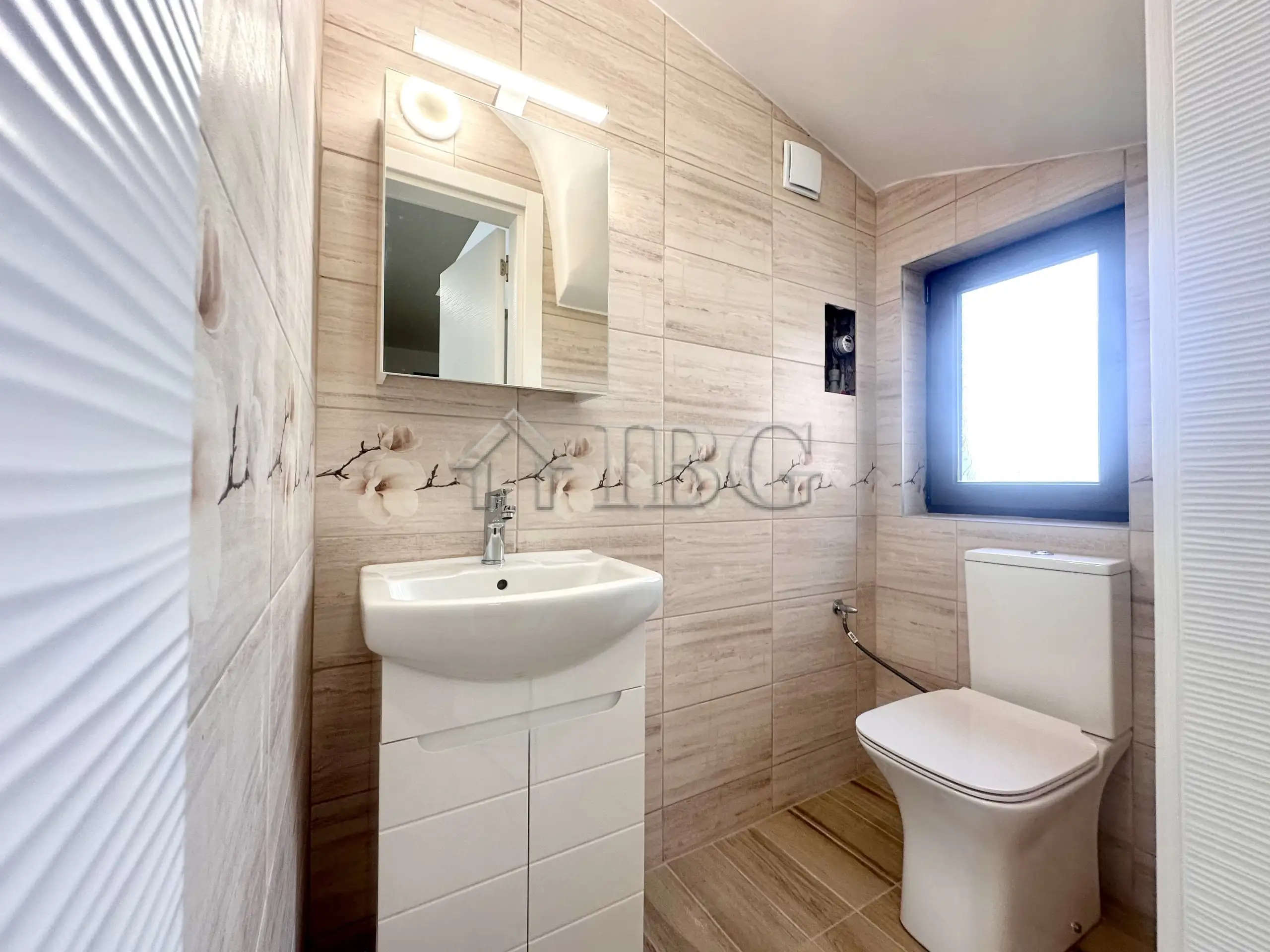 House 142m² in Bulgaria, Pomorie. Priced at 259900€ rent photo-17