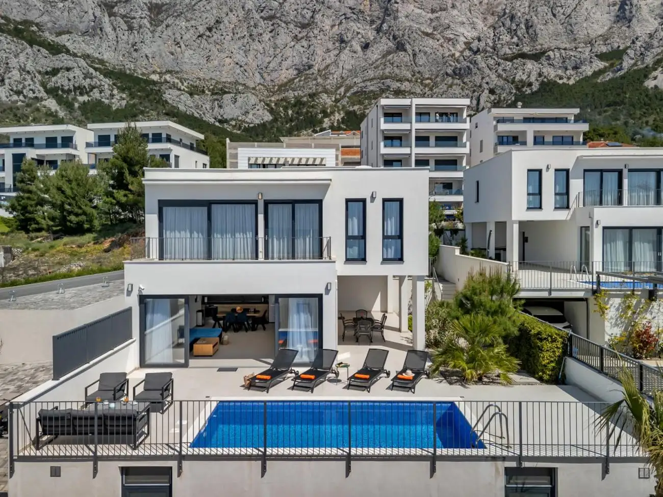Villa 220m² in Croatia, Makarska. Priced at 1400000€ rent photo-4