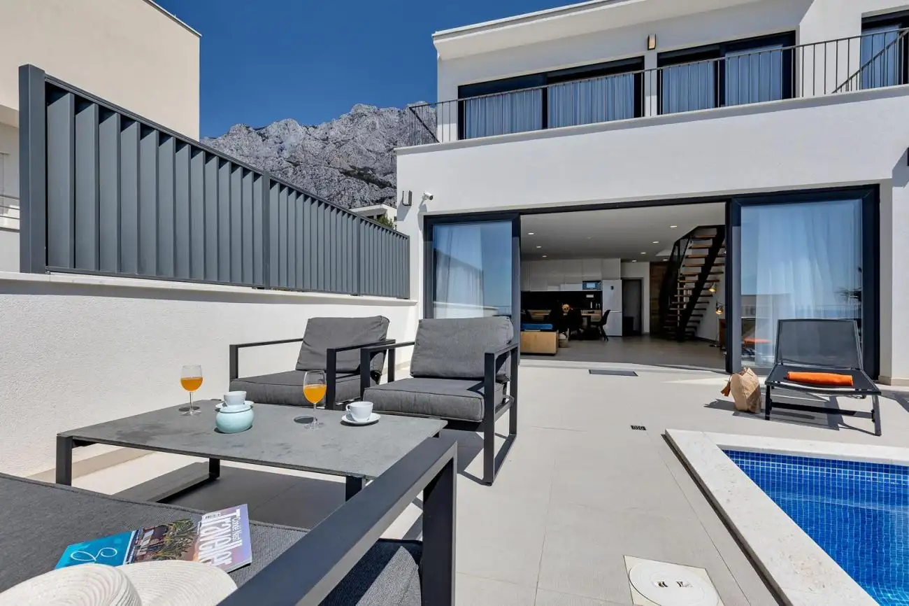 Villa 220m² in Croatia, Makarska. Priced at 1400000€ rent photo-12