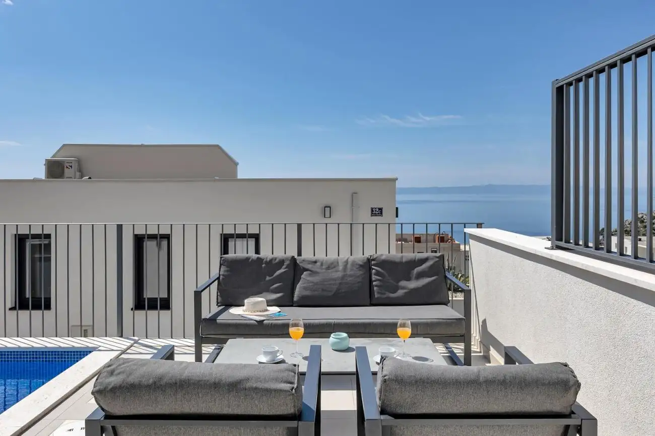 Villa 220m² in Croatia, Makarska. Priced at 1400000€ rent photo-13