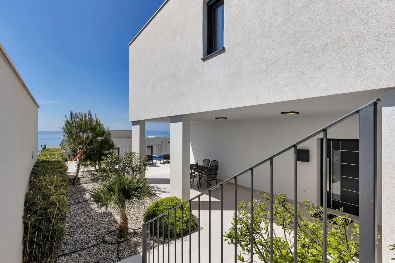 Villa 220m² in Croatia, Makarska. Priced at 1400000€ rent photo-21