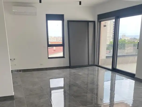 House 400m² in Italy, Barga. Priced at 750000€ rent photo-9