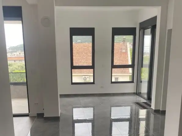 House 400m² in Italy, Barga. Priced at 750000€ rent photo-13