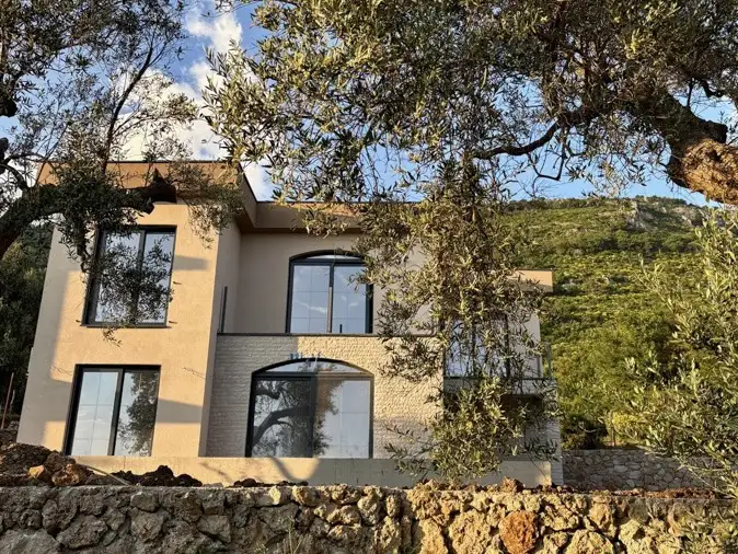 House 225m² in Montenegro, Susanj. Priced at 400000€ rent photo-1
