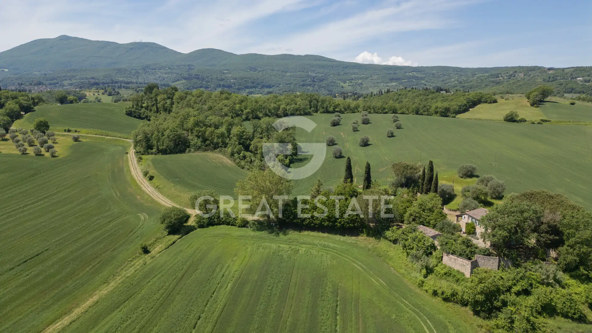 House 513m² in Italy, Siena. Priced at 580000€ rent photo-1