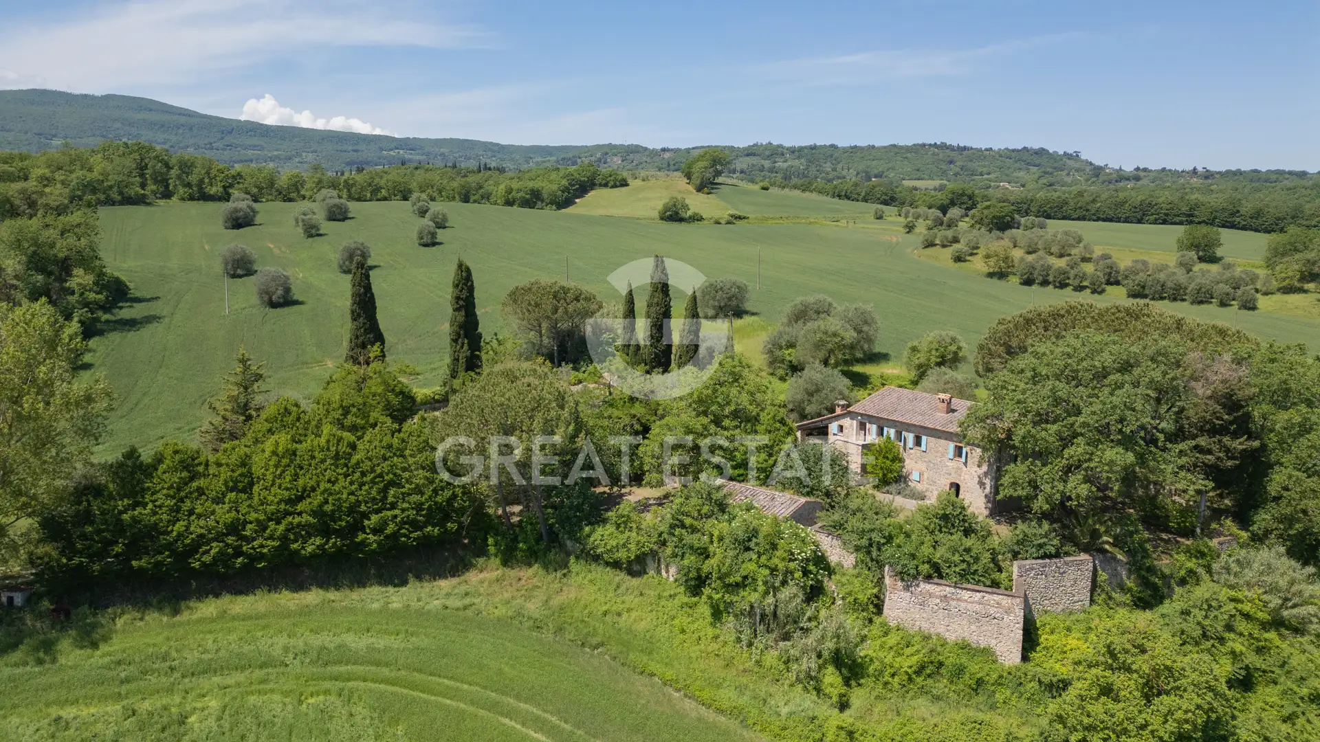 House 513m² in Italy, Siena. Priced at 580000€ rent photo-3