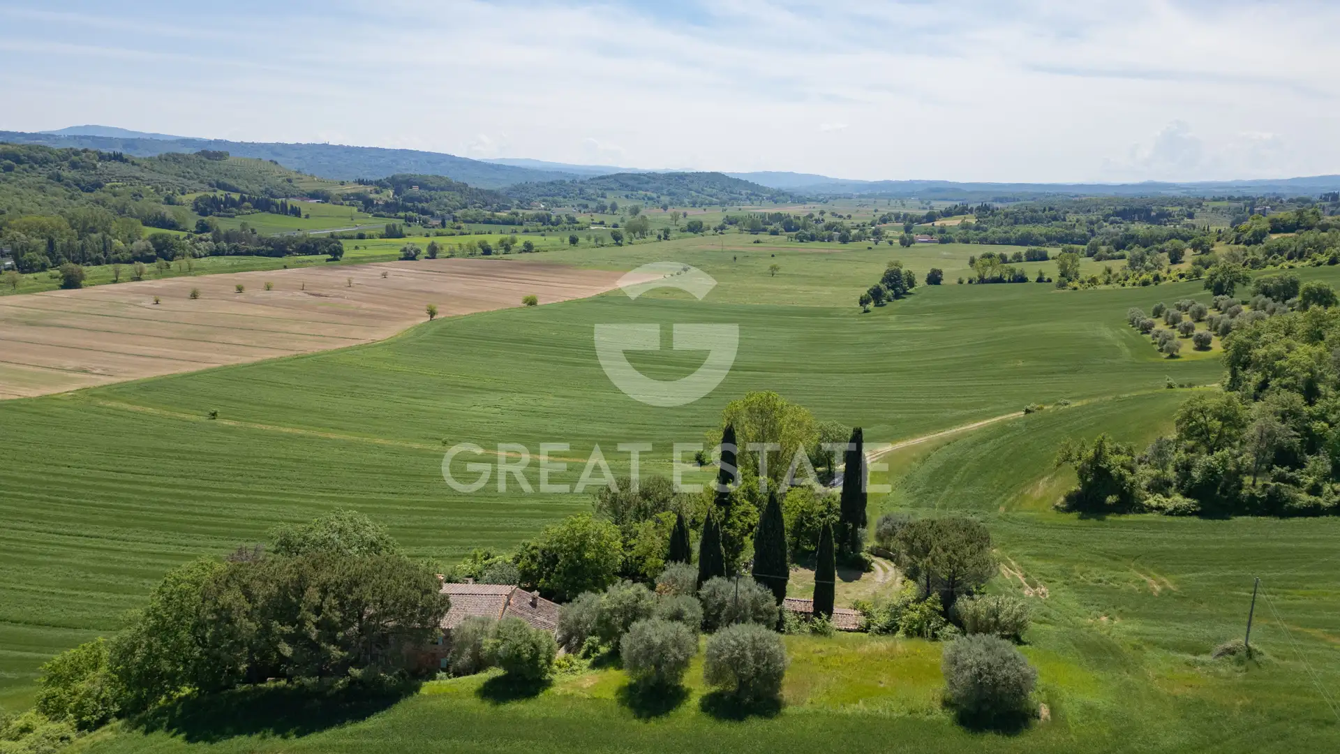 House 513m² in Italy, Siena. Priced at 580000€ rent photo-4
