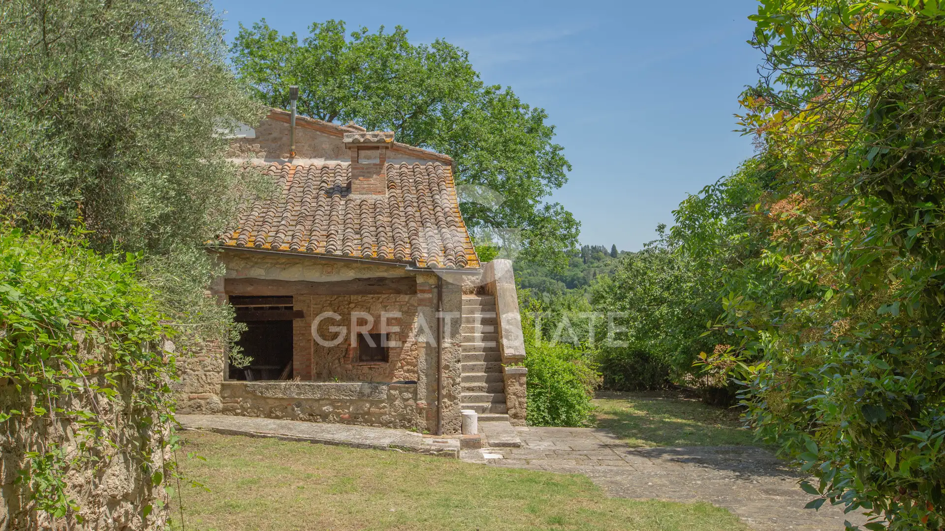 House 513m² in Italy, Siena. Priced at 580000€ rent photo-7