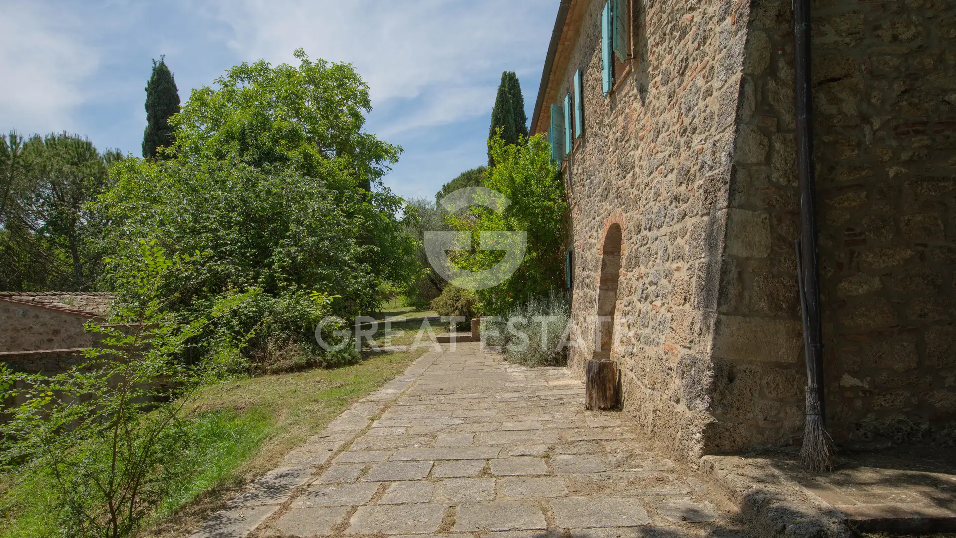House 513m² in Italy, Siena. Priced at 580000€ rent photo-8