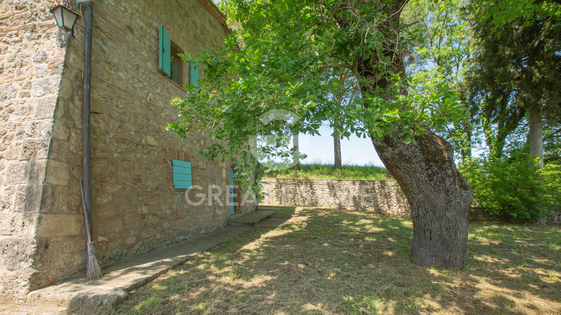 House 513m² in Italy, Siena. Priced at 580000€ rent photo-9
