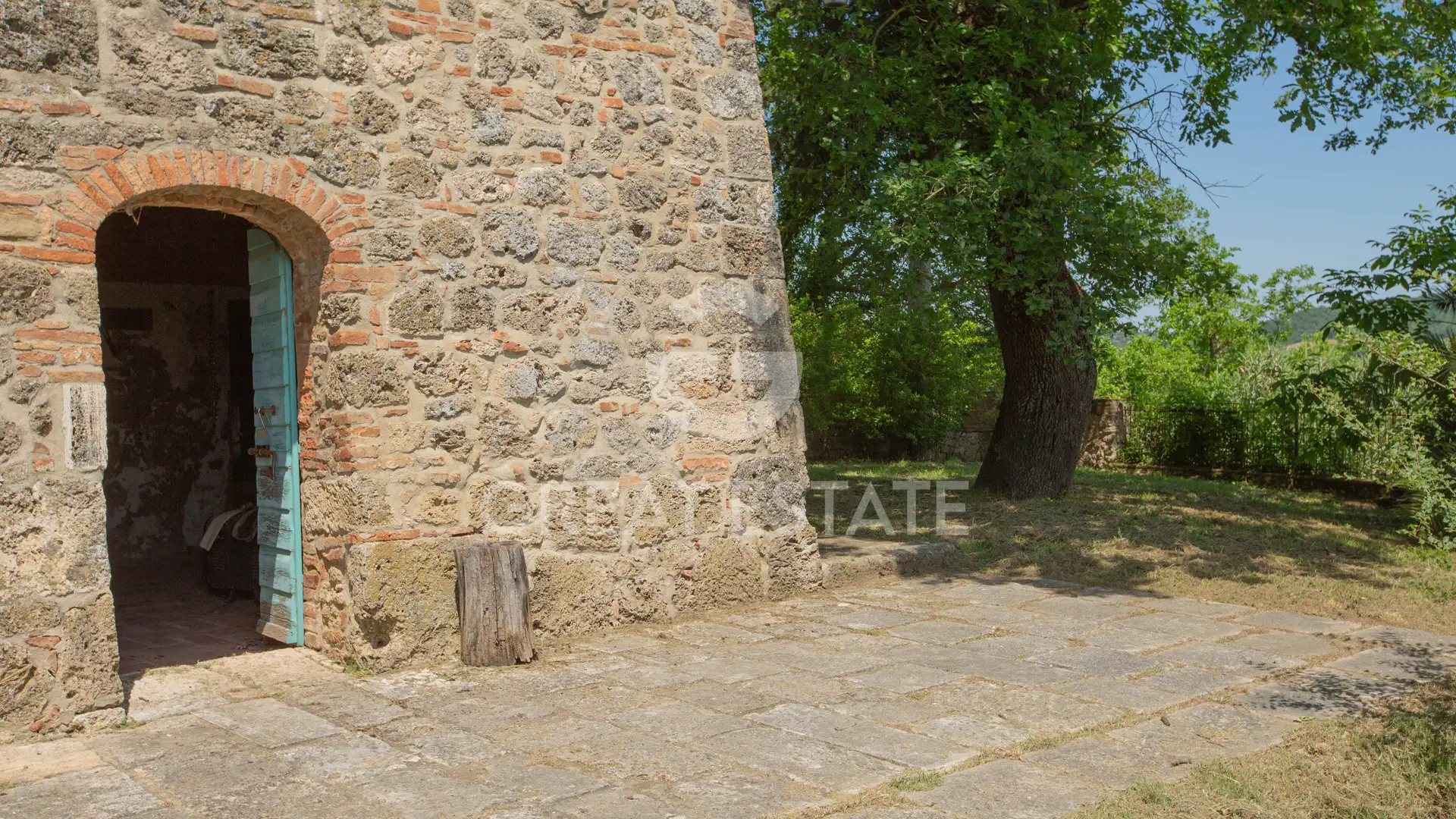 House 513m² in Italy, Siena. Priced at 580000€ rent photo-13