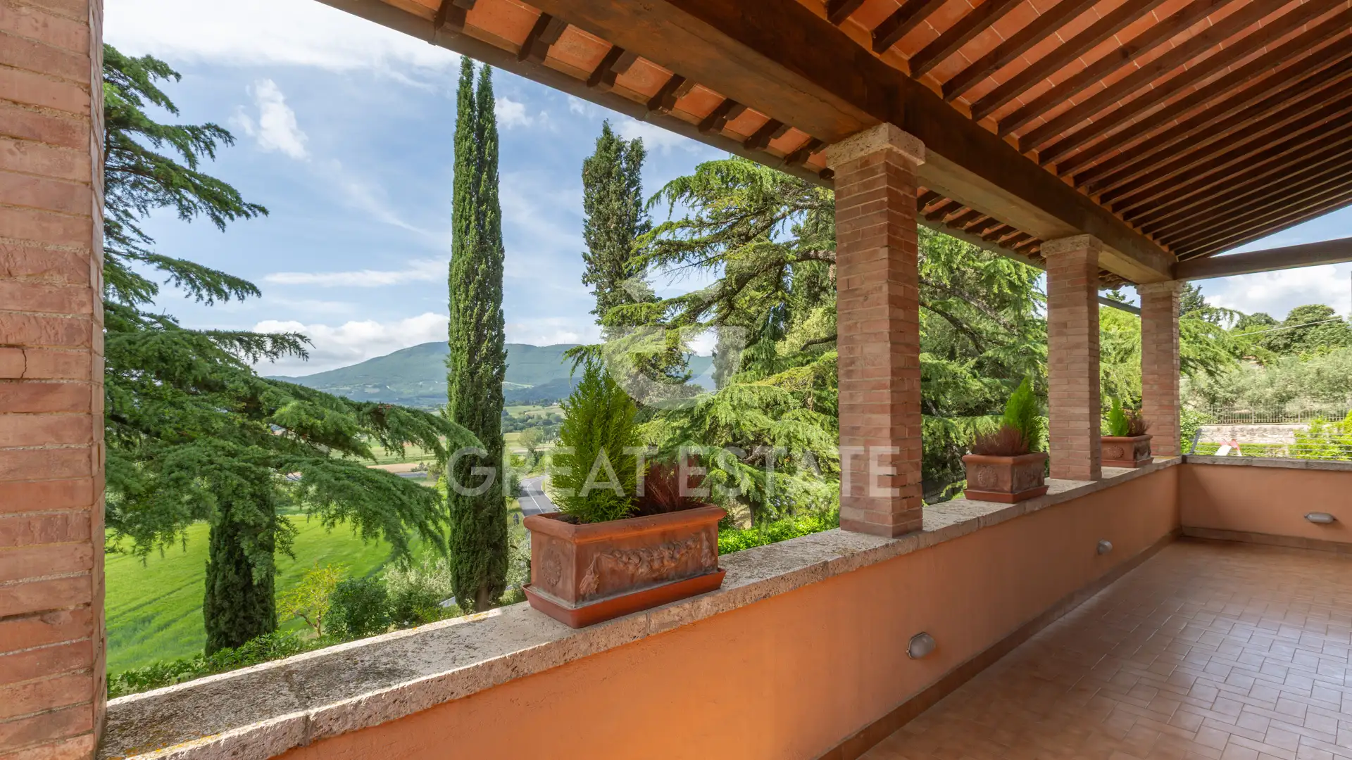 House 645m² in Italy, Siena. Priced at 2100000€ rent photo-9