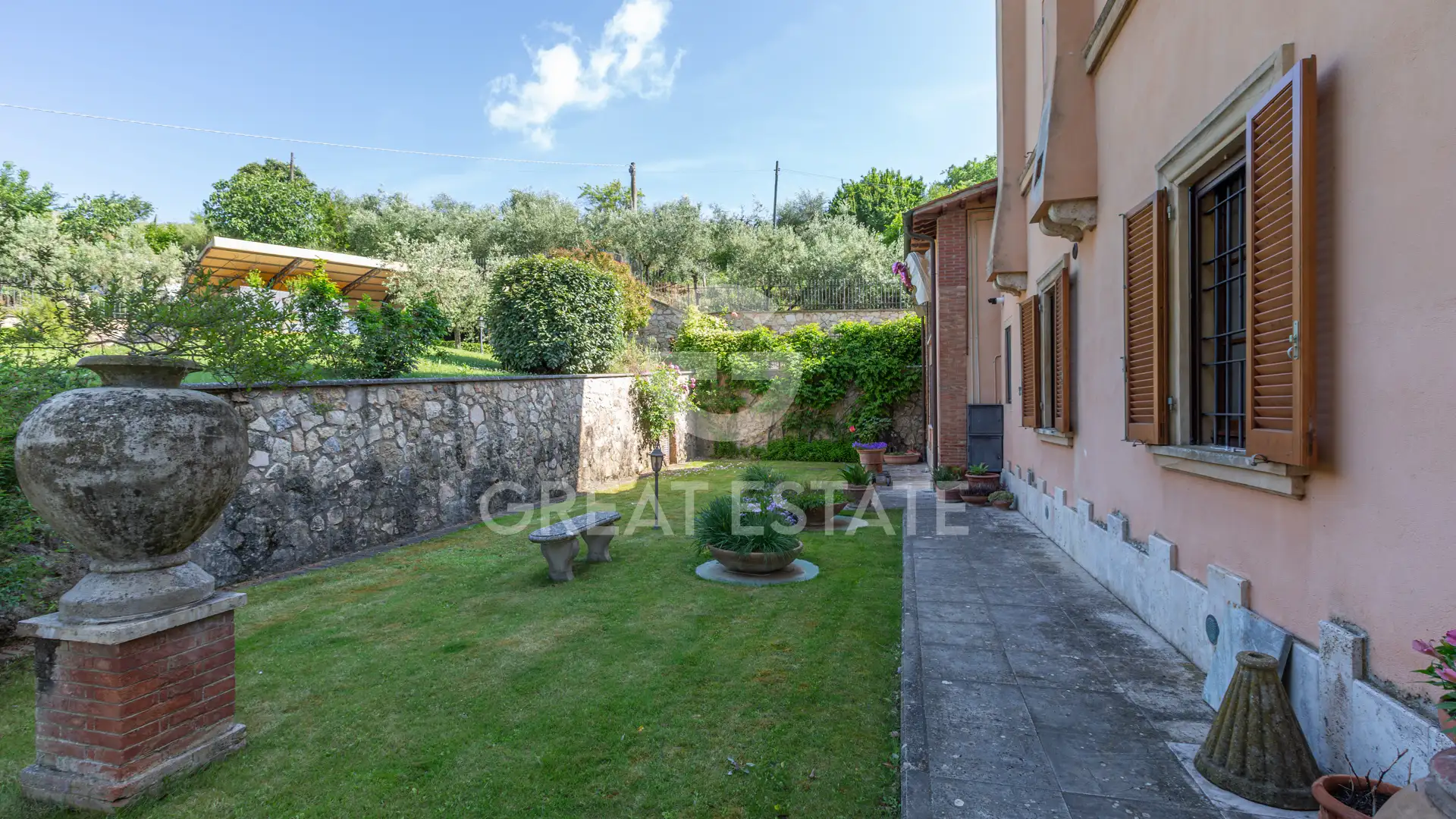 House 645m² in Italy, Siena. Priced at 2100000€ rent photo-7