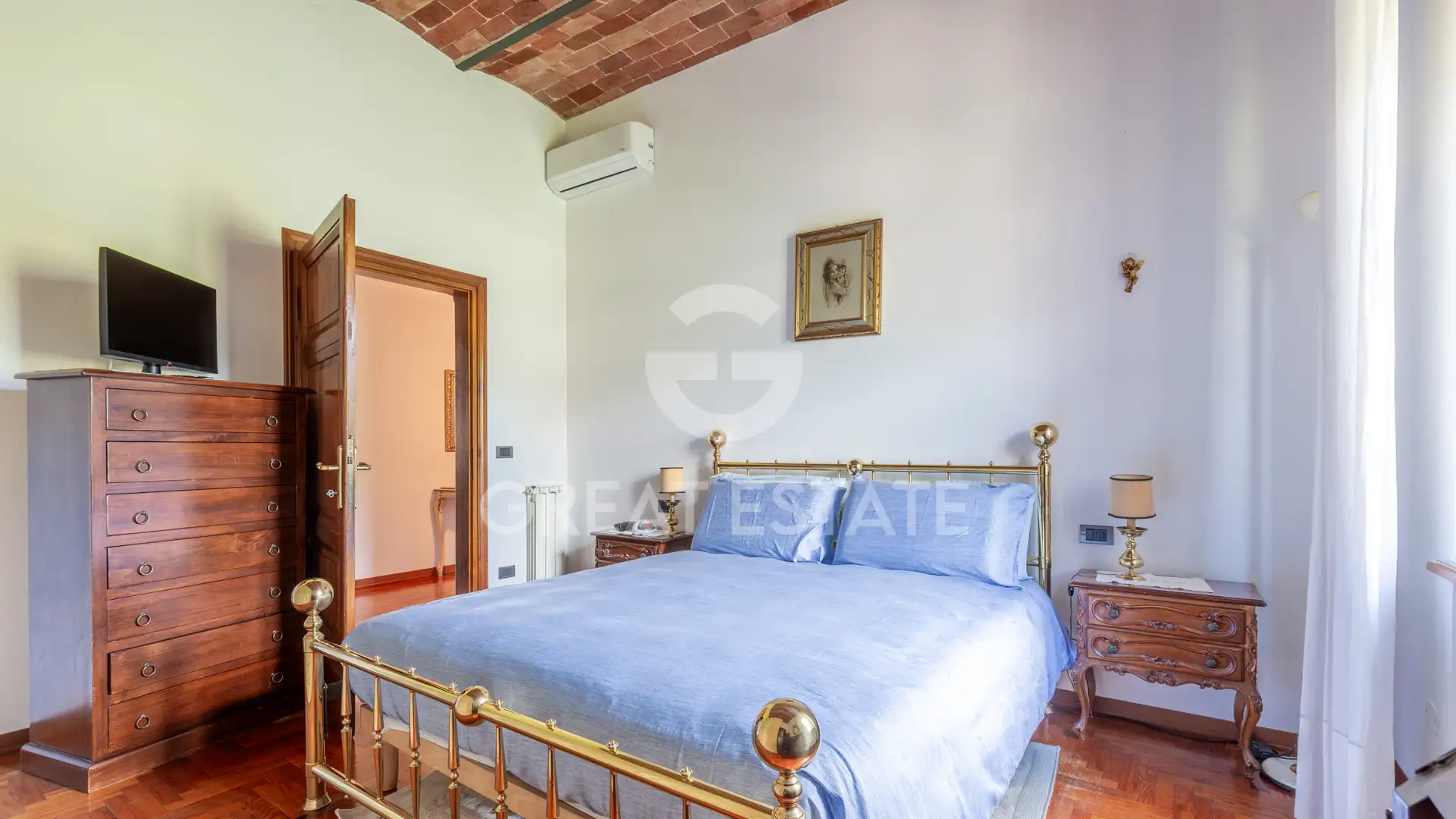 House 645m² in Italy, Siena. Priced at 2100000€ rent photo-13