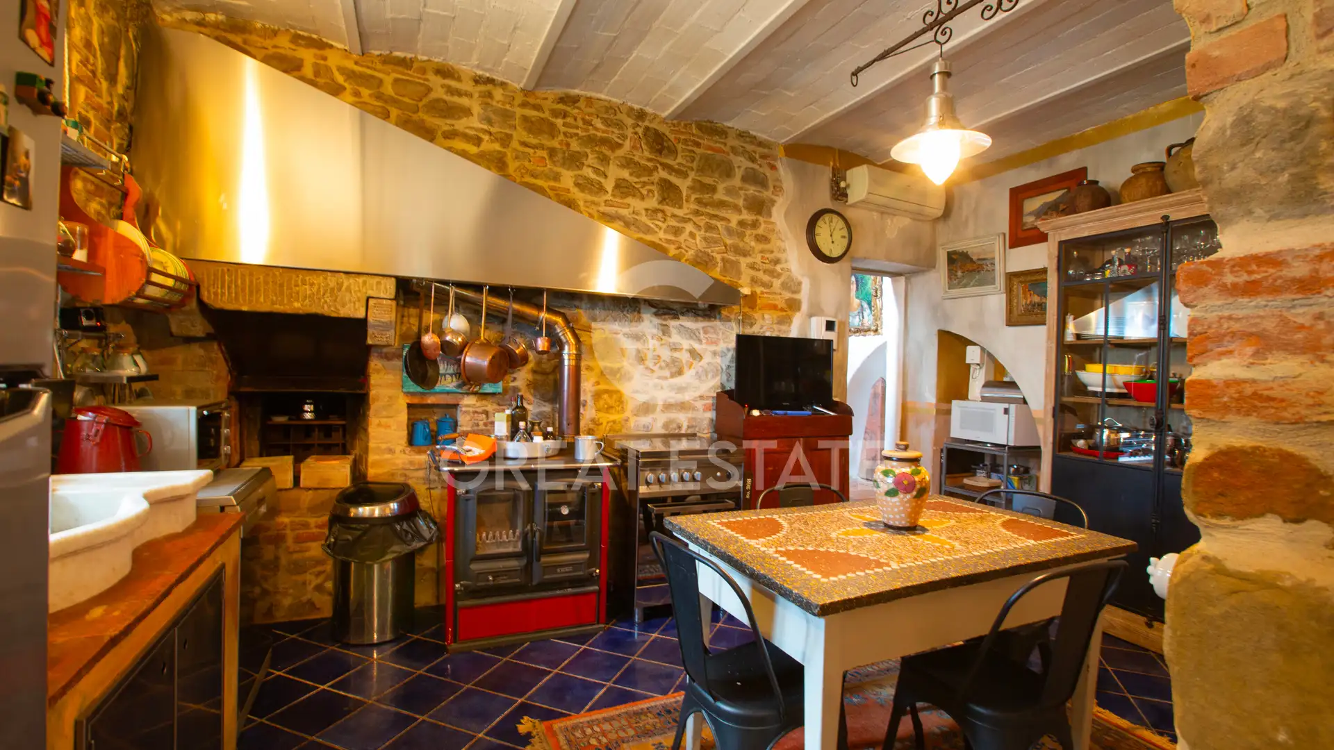 Villa 341m² in Italy, Perugia. Priced at 1250000€ rent photo-15