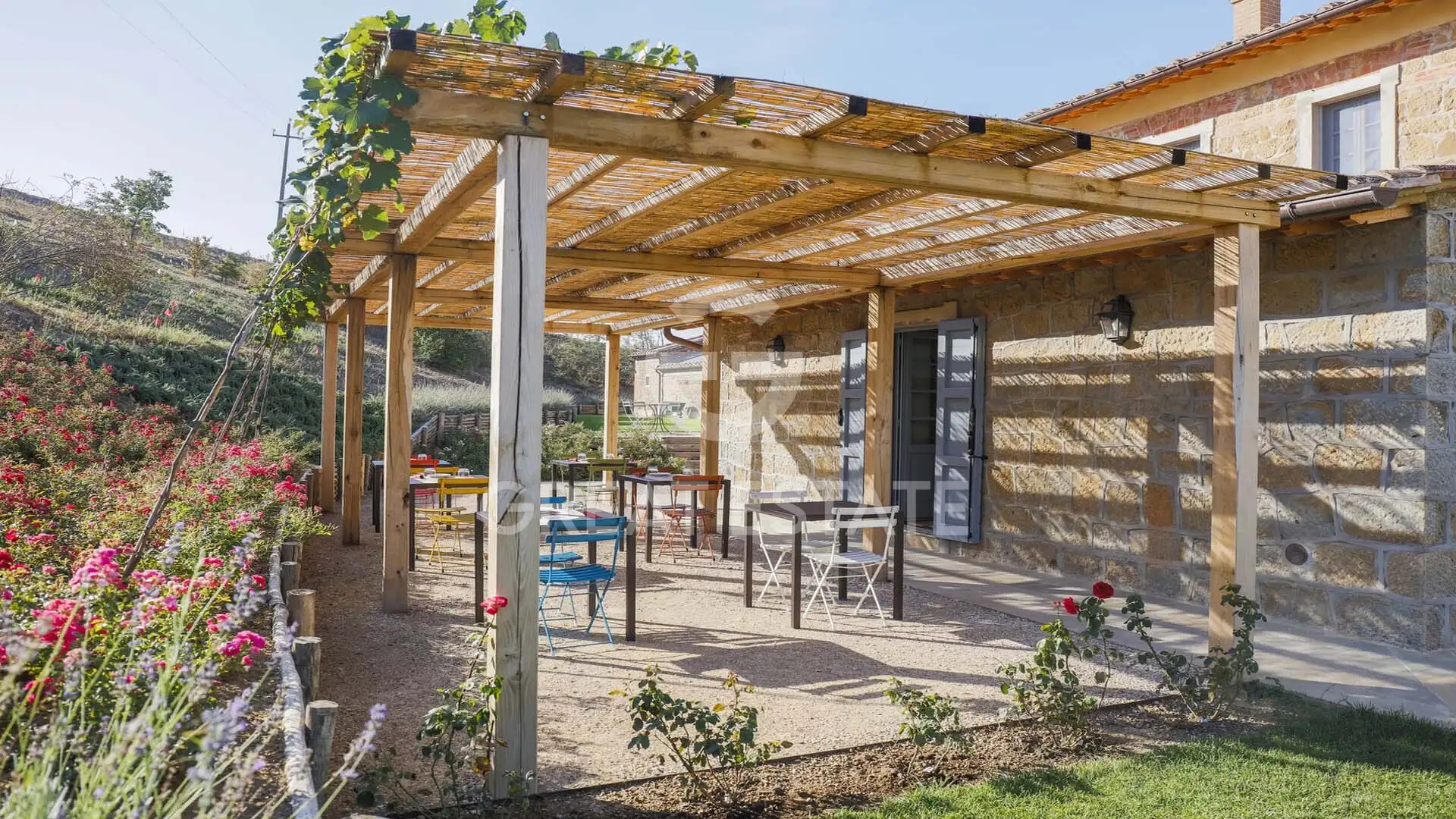House 593m² in Italy, Siena. Priced at 1700000€ rent photo-5