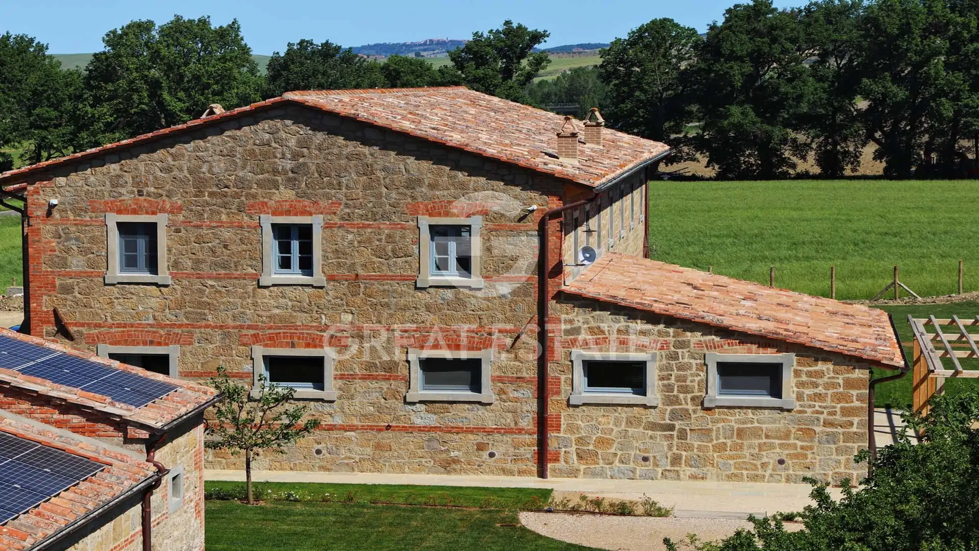 House 593m² in Italy, Siena. Priced at 1700000€ rent photo-10