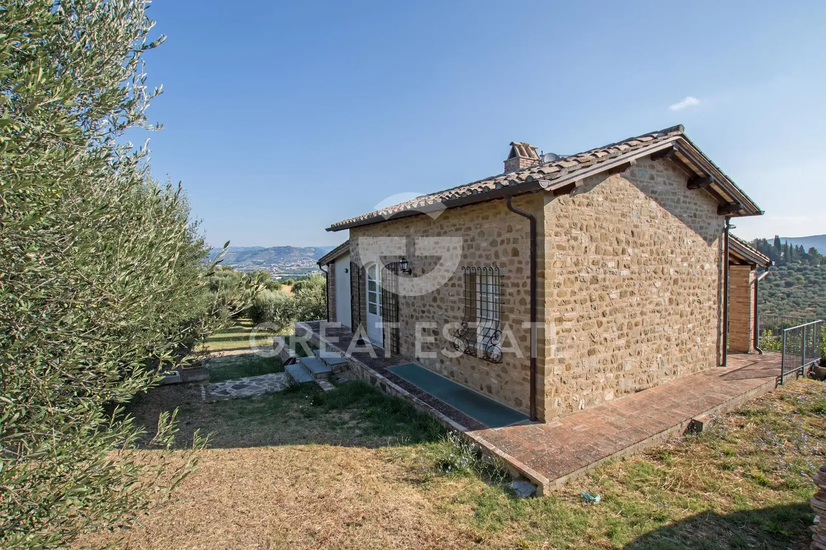 House 210m² in Italy, Perugia. Priced at 550000€ rent photo-2
