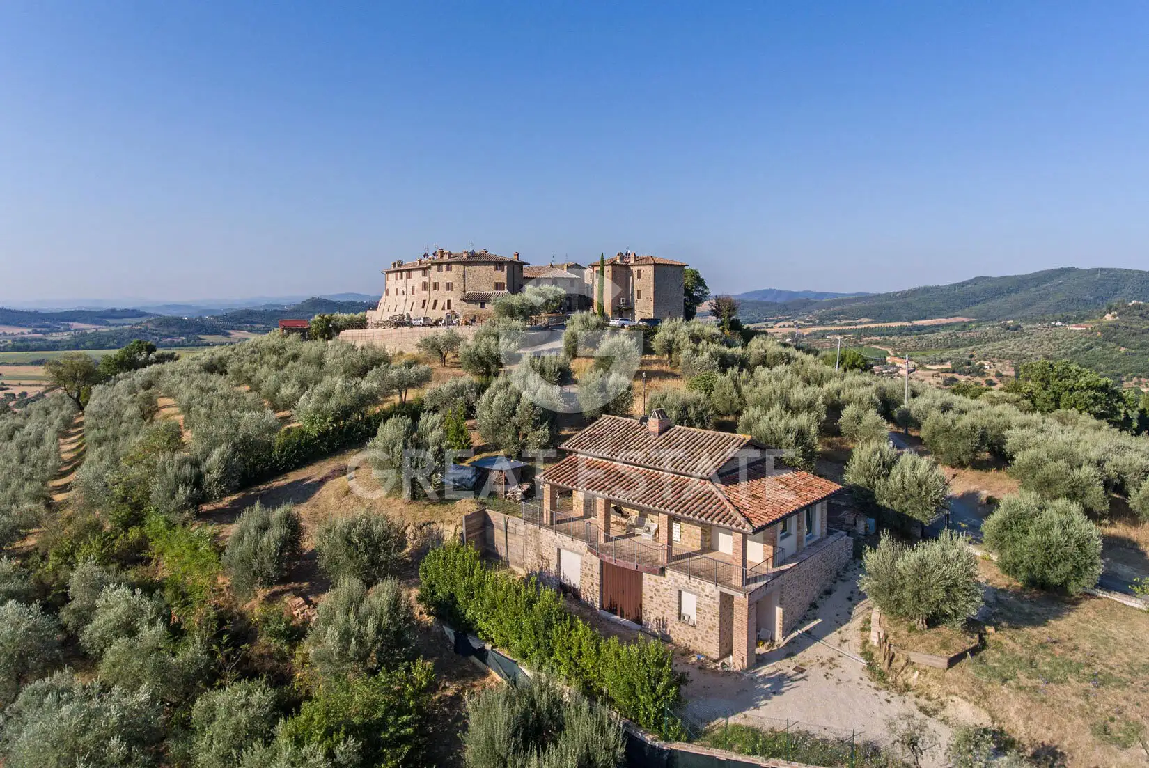 House 210m² in Italy, Perugia. Priced at 550000€ rent photo-7
