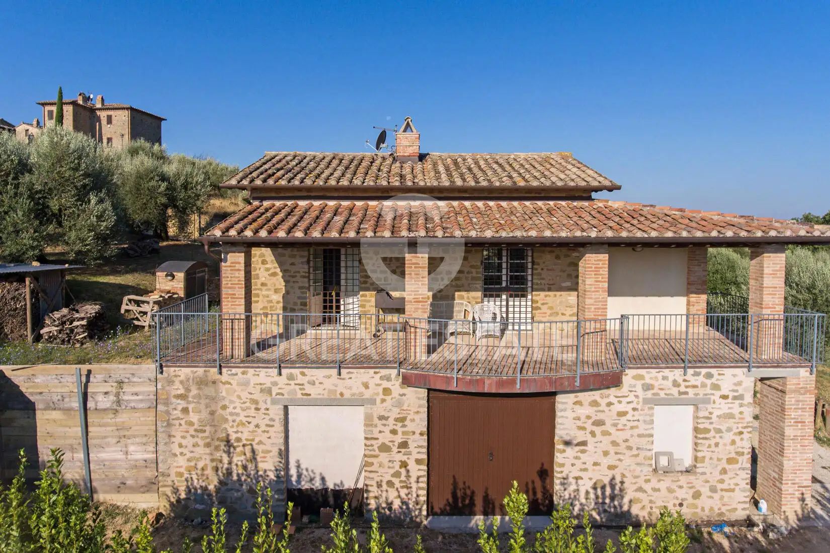 House 210m² in Italy, Perugia. Priced at 550000€ rent photo-3