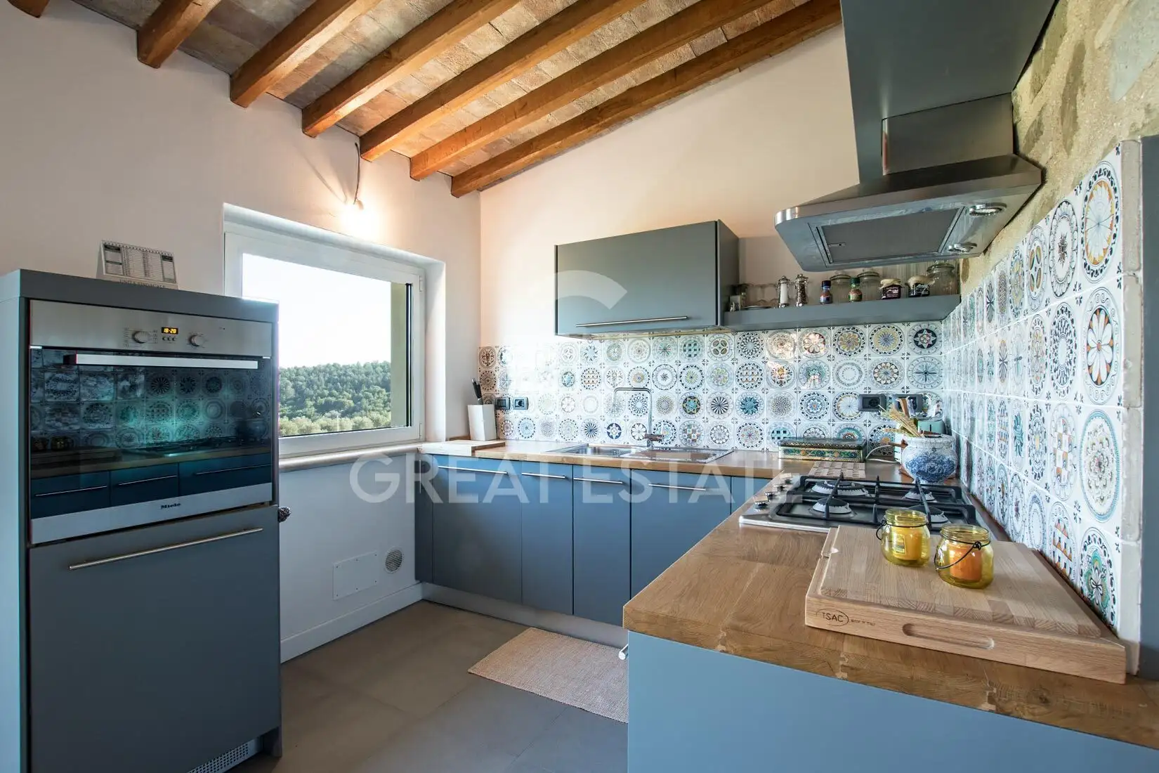 House 210m² in Italy, Perugia. Priced at 550000€ rent photo-12