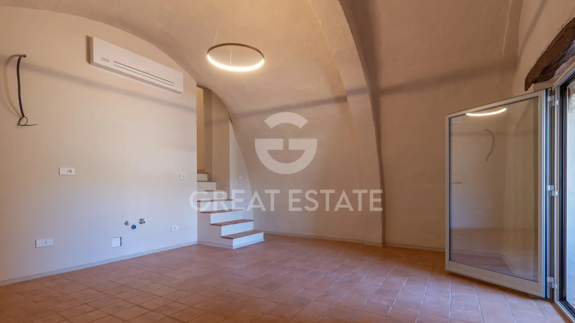 Flat 193m² in Italy, Terney. Priced at 560000€ rent photo-11