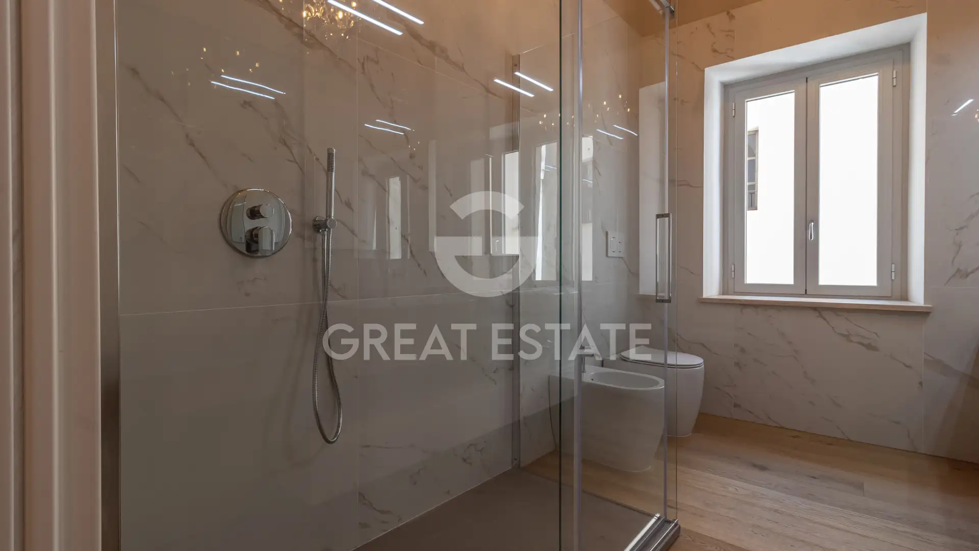 Flat 193m² in Italy, Terney. Priced at 560000€ rent photo-12