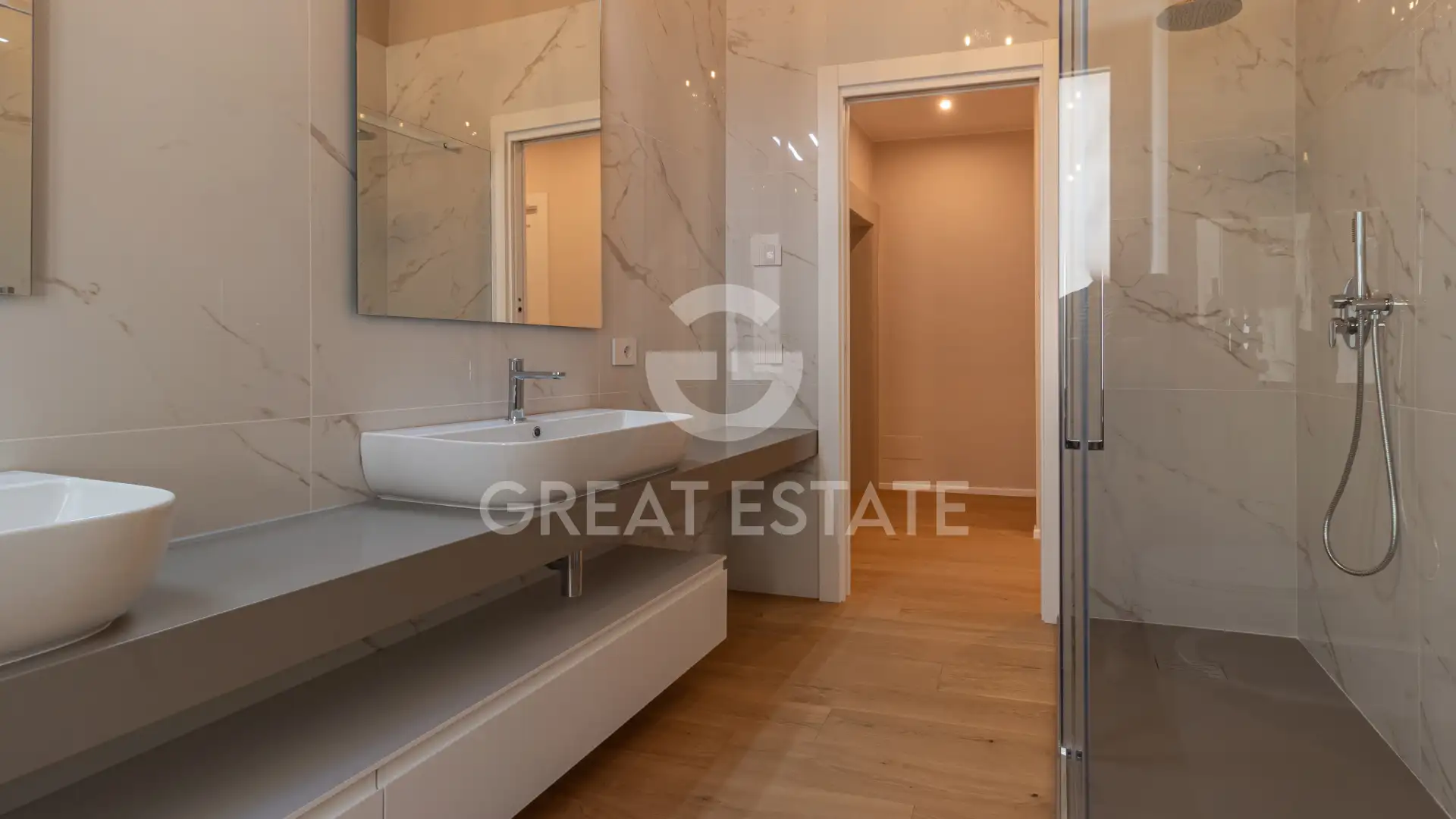 Flat 193m² in Italy, Terney. Priced at 560000€ rent photo-13