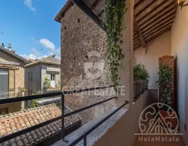 Buy in Italy for 560000€