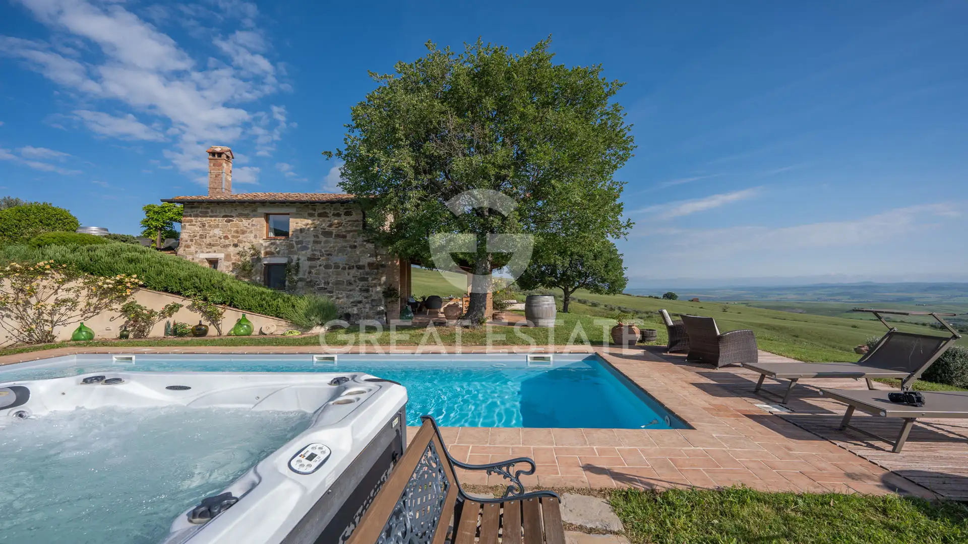 House 216m² in Italy, Siena. Priced at 890000€ rent photo-11