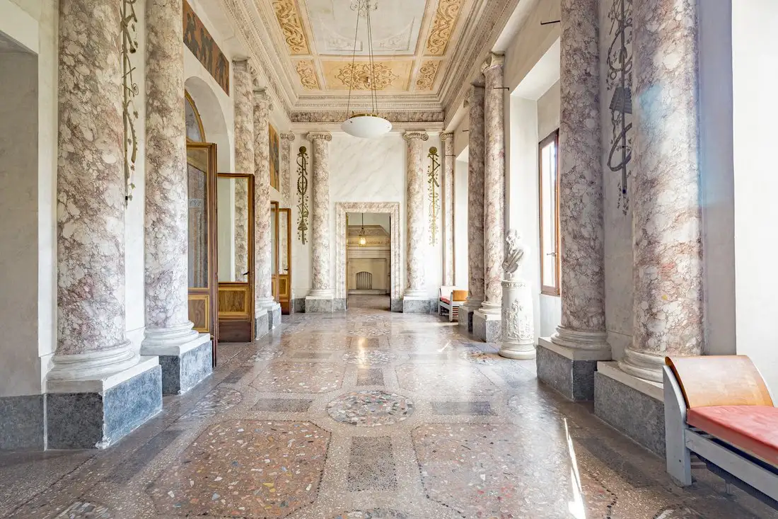 Castle 2956m² in Italy, Cremona. Priced at 3741271$ rent photo-2