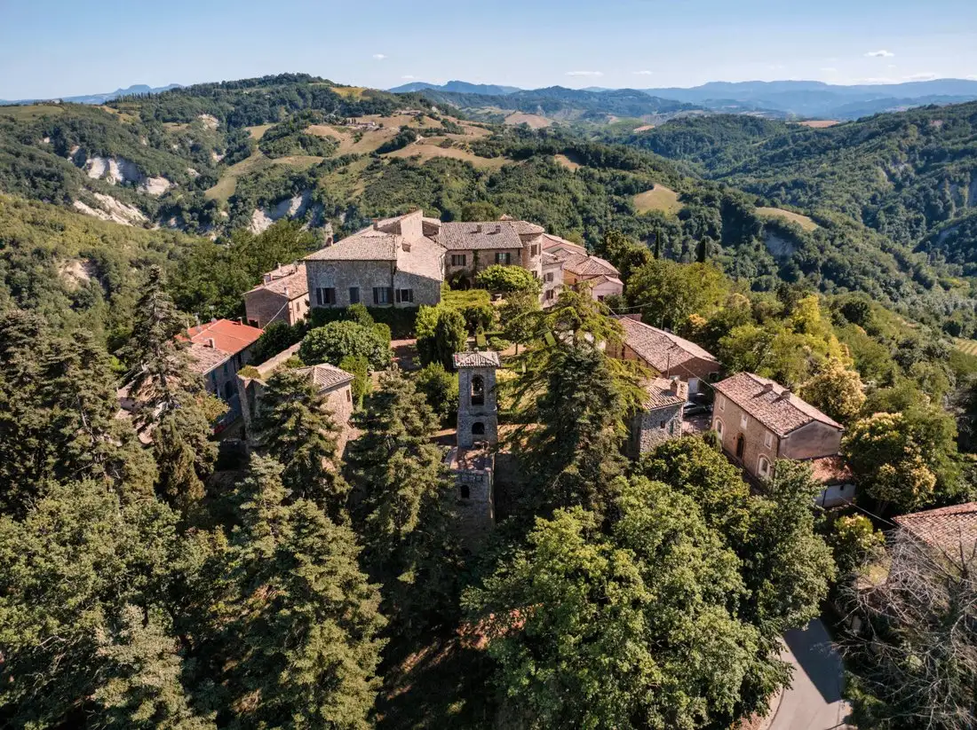 Castle 666m² in Italy, Monteleone d'Orvieto. Priced at 5098861$ rent photo-5