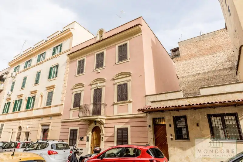 Castle 330m² in Italy, Rome. Priced at 1224434$ rent photo-2